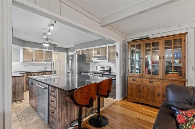 7916 W 98th Terrace, Overland Park, KS 66212