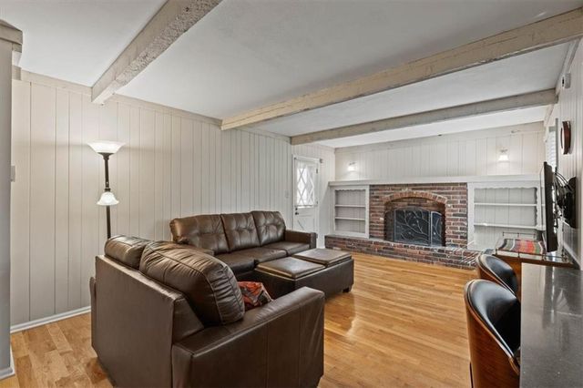 7916 W 98th Terrace, Overland Park, KS 66212