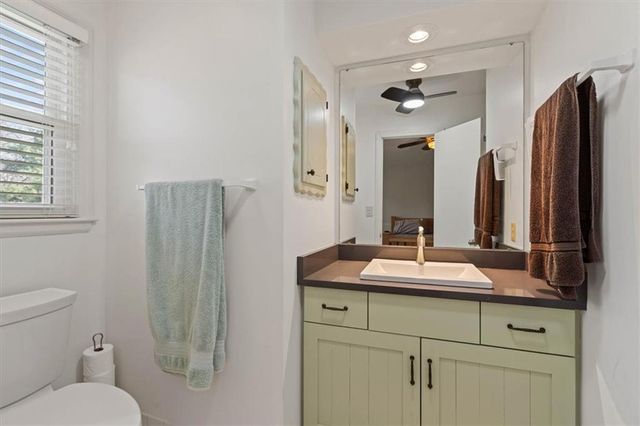 7916 W 98th Terrace, Overland Park, KS 66212