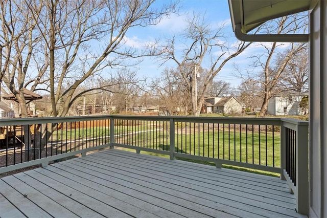 7916 W 98th Terrace, Overland Park, KS 66212