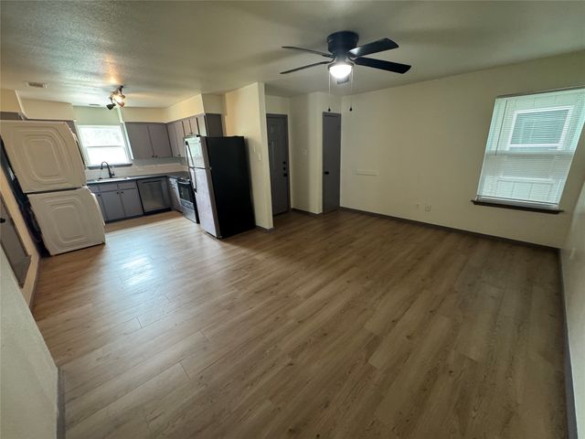 7300 Comanche Trail 4, Lake Worth, TX 76135