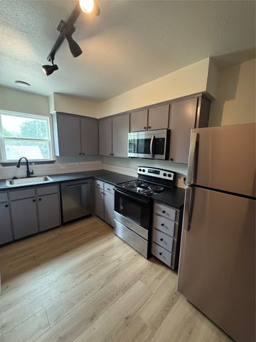 7300 Comanche Trail 4, Lake Worth, TX 76135