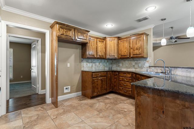 2312 Pittman Ln., Lindale, TX 75771
