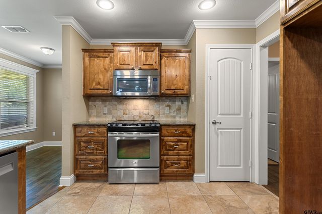 2312 Pittman Ln., Lindale, TX 75771