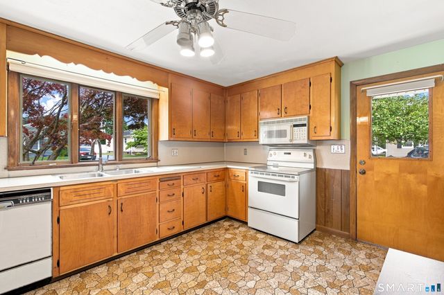 47 Maurice Street, Bristol, CT 06010