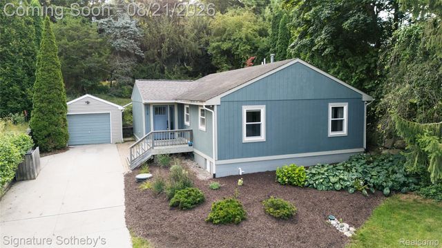 818 N Main Street, Milford Village, MI 48381