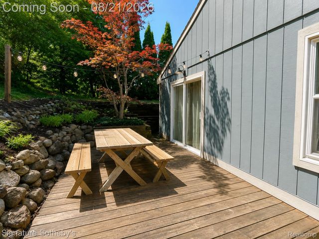 818 N Main Street, Milford Village, MI 48381