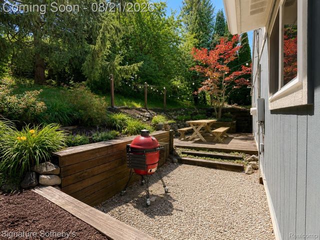 818 N Main Street, Milford Village, MI 48381