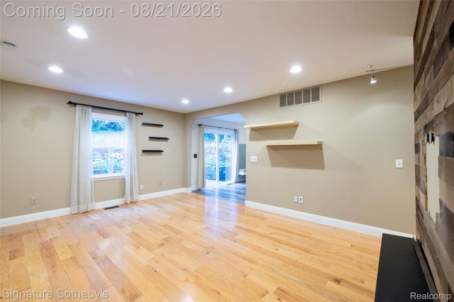 818 N Main Street, Milford Village, MI 48381
