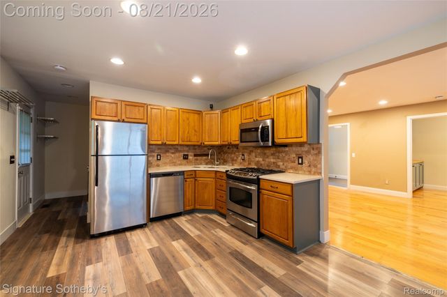 818 N Main Street, Milford Village, MI 48381