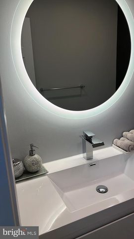 5985 VALERIAN, North Bethesda, MD 20852