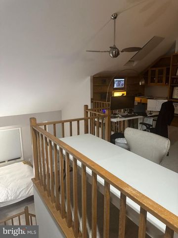 5985 VALERIAN, North Bethesda, MD 20852