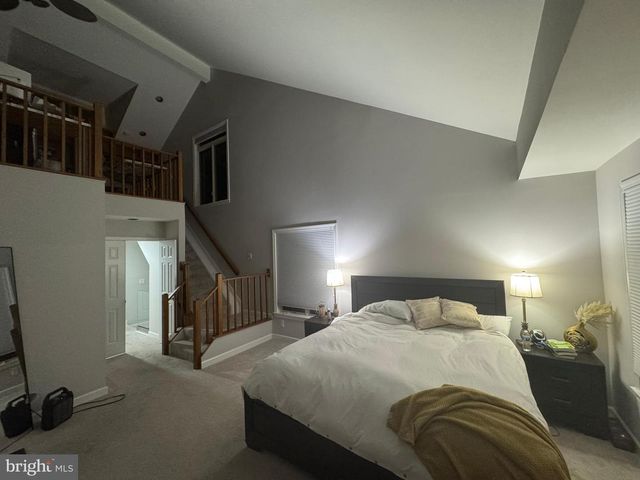 5985 VALERIAN, North Bethesda, MD 20852