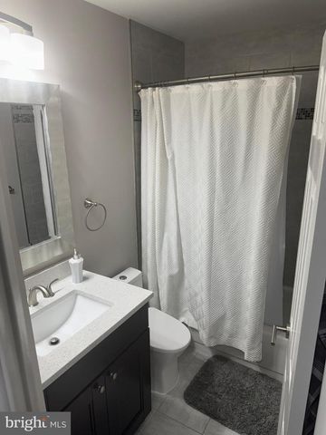 5985 VALERIAN, North Bethesda, MD 20852