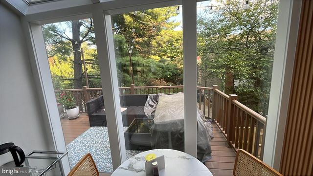 5985 VALERIAN, North Bethesda, MD 20852