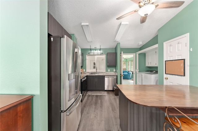 1401 W SCHWARTZ BOULEVARD, Lady Lake, FL 32159