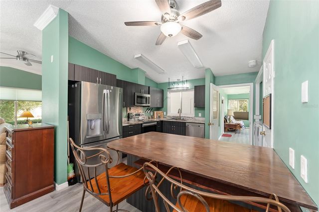 1401 W SCHWARTZ BOULEVARD, Lady Lake, FL 32159