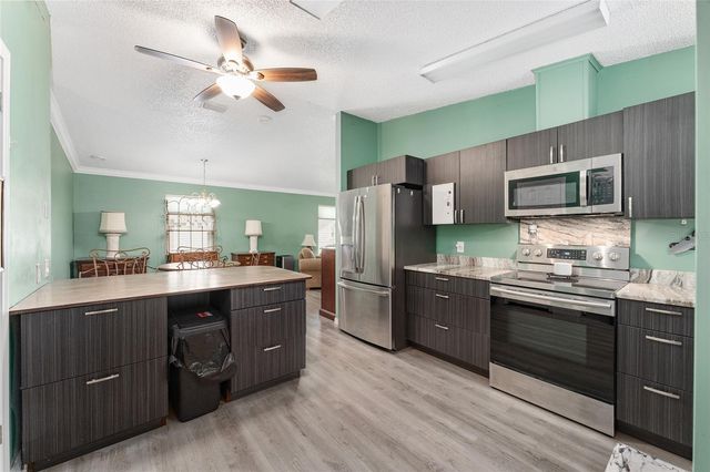 1401 W SCHWARTZ BOULEVARD, Lady Lake, FL 32159