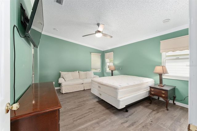 1401 W SCHWARTZ BOULEVARD, Lady Lake, FL 32159