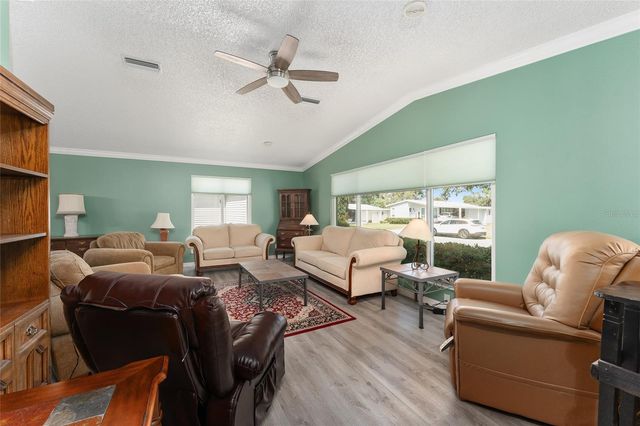 1401 W SCHWARTZ BOULEVARD, Lady Lake, FL 32159