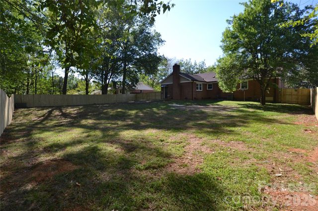 1422 Thermal Road, Charlotte, NC 28212