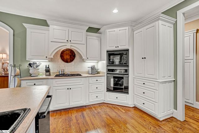 14 Wolf Run Drive, Simpsonville, SC 29681