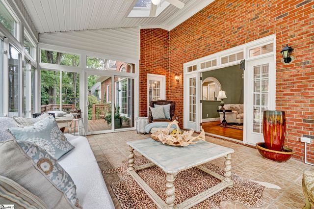 14 Wolf Run Drive, Simpsonville, SC 29681