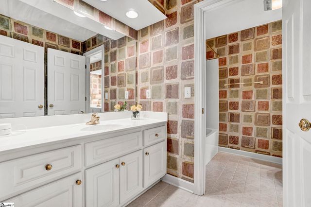 14 Wolf Run Drive, Simpsonville, SC 29681