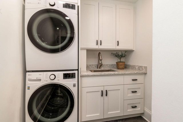 9500 N Valley Hill ROAD, Milwaukee, WI 53217