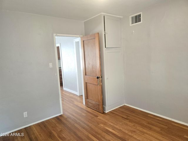 1406 E Earll Drive, Phoenix, AZ 85014