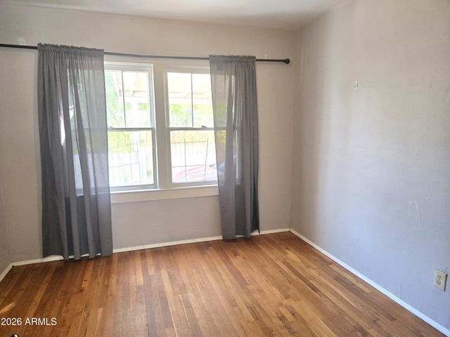 1406 E Earll Drive, Phoenix, AZ 85014