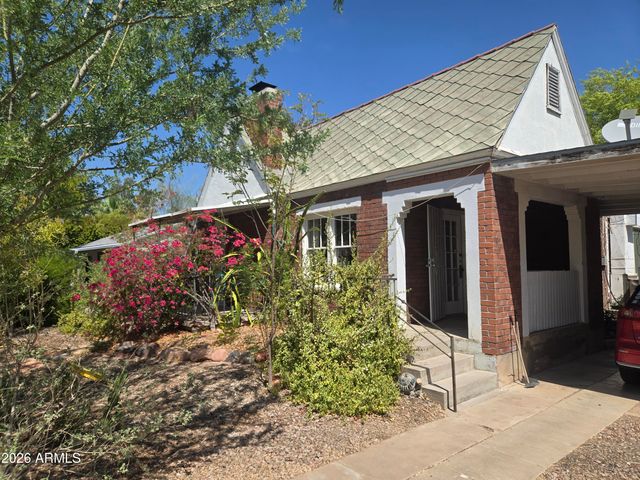 1406 E Earll Drive, Phoenix, AZ 85014