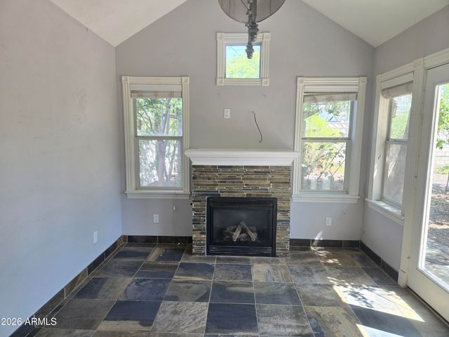 1406 E Earll Drive, Phoenix, AZ 85014