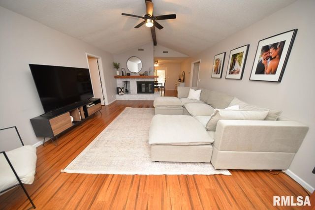 811 BUFFALO Lane, Mt Vernon, IL 62864