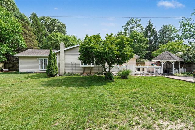 24064 Redfield Street, Edwardsburg, MI 49112