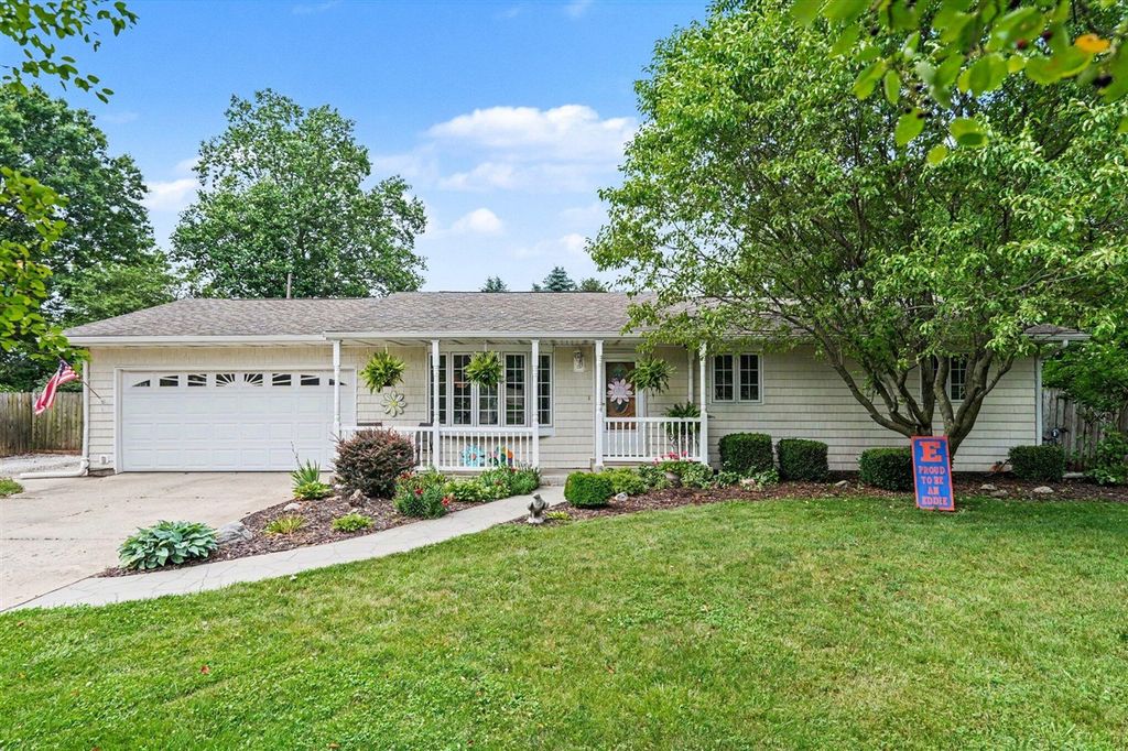 24064 Redfield Street, Edwardsburg, MI 49112