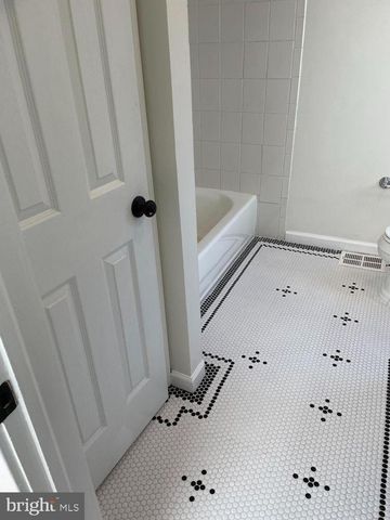 624 14TH PL NE, Washington, DC 20002