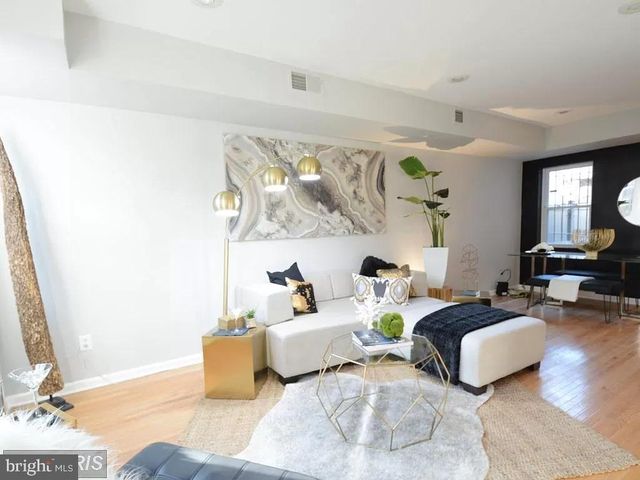 624 14TH PL NE, Washington, DC 20002