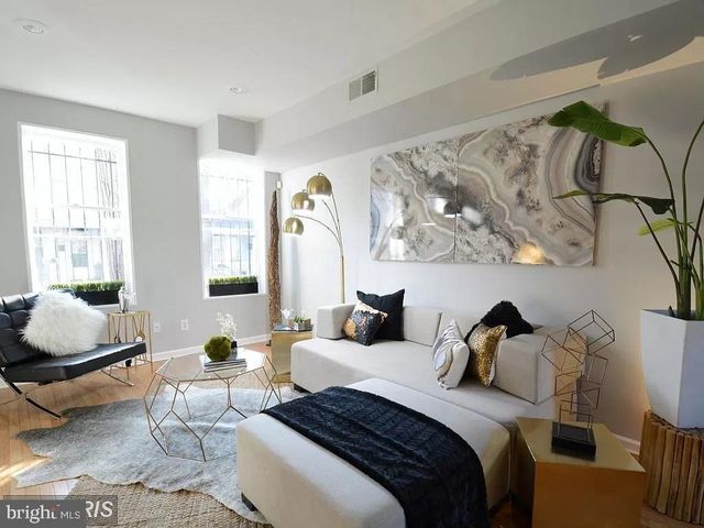 624 14TH PL NE, Washington, DC 20002