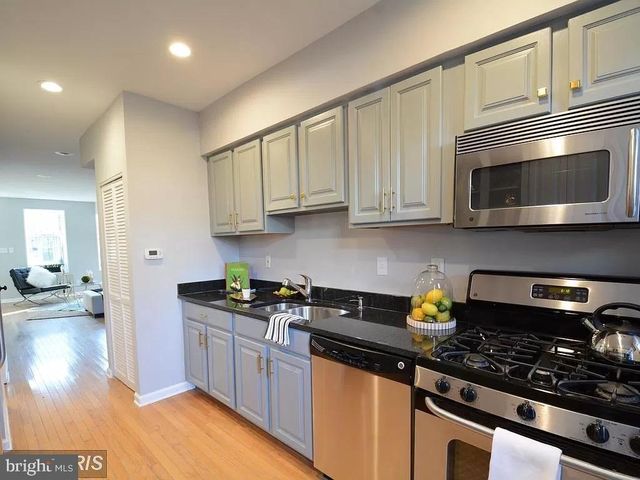 624 14TH PL NE, Washington, DC 20002