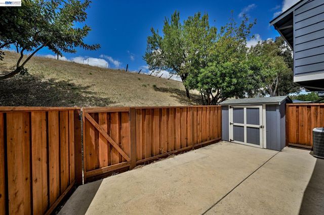 1202 Spring Valley Cmn, Livermore, CA 94551