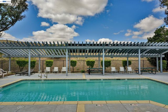 1202 Spring Valley Cmn, Livermore, CA 94551