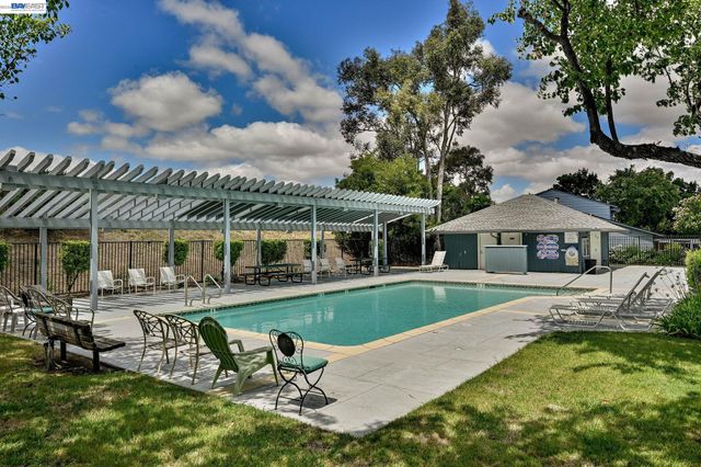 1202 Spring Valley Cmn, Livermore, CA 94551