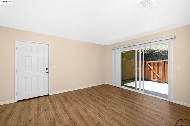 1202 Spring Valley Cmn, Livermore, CA 94551