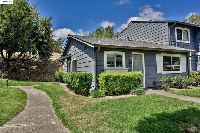 1202 Spring Valley Cmn, Livermore, CA 94551