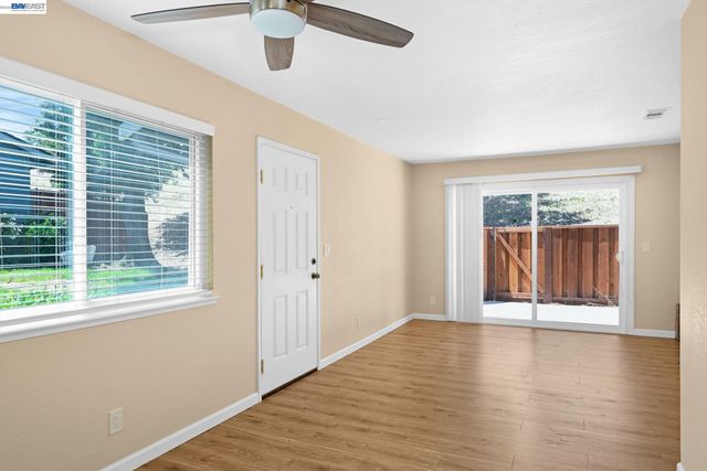 1202 Spring Valley Cmn, Livermore, CA 94551