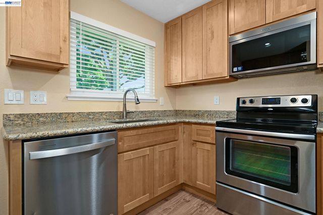 1202 Spring Valley Cmn, Livermore, CA 94551