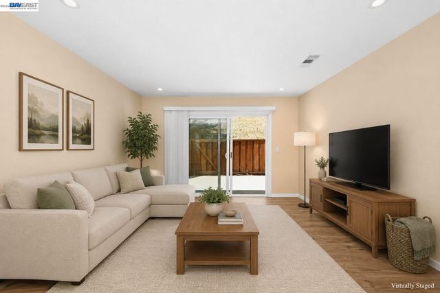 1202 Spring Valley Cmn, Livermore, CA 94551