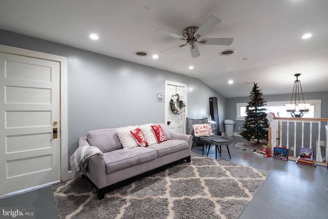 50 DELAWARE AVE, Penns Grove, NJ 08069