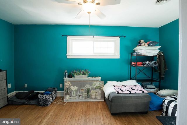 50 DELAWARE AVE, Penns Grove, NJ 08069